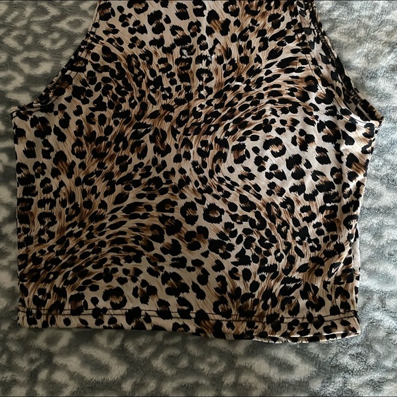 Animal Leopard or Cheetah Print Mock Neck Top size M - Picture 4 of 5